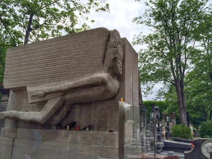 "Never love anyone who treats you like you're ordinary."           -Oscar Wilde